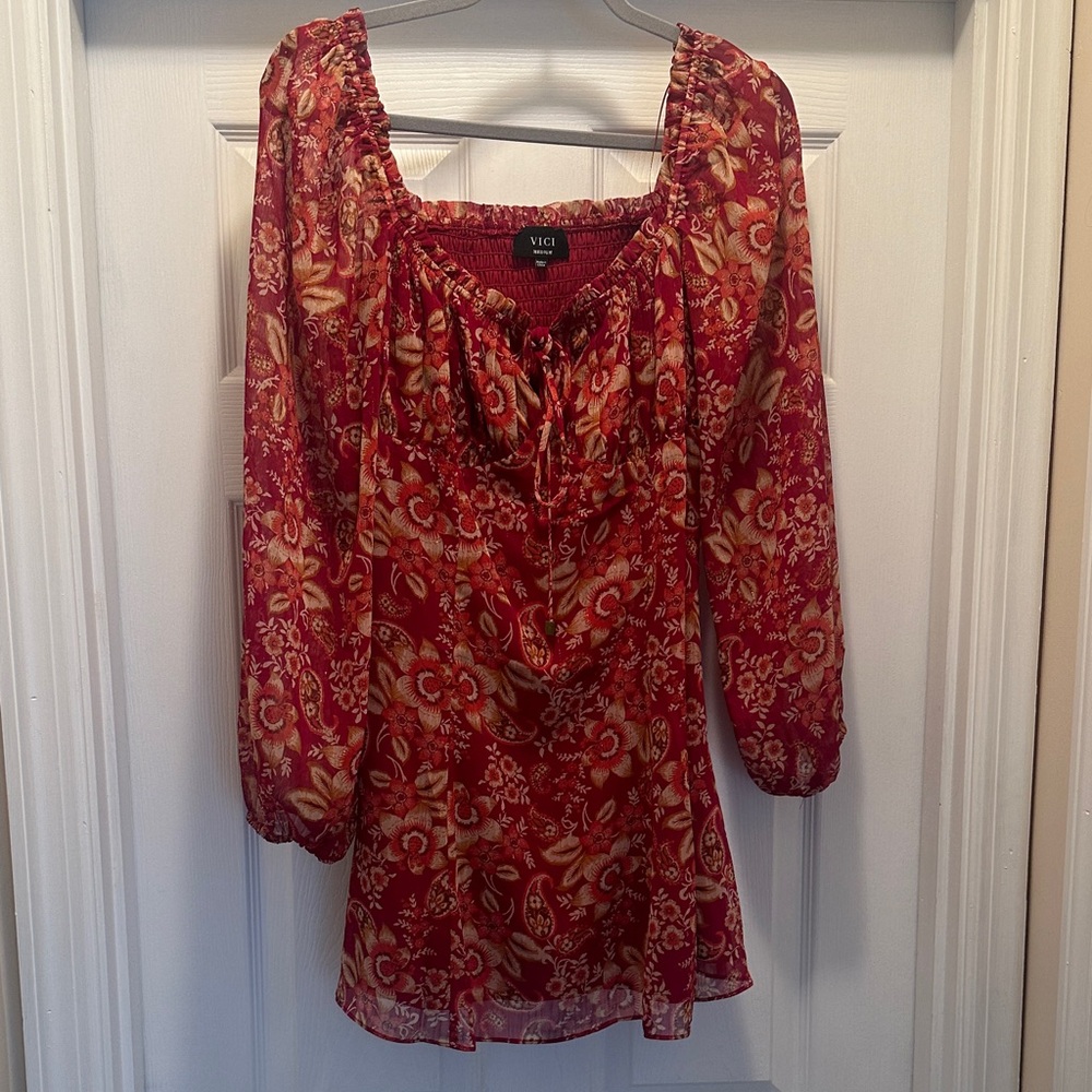Vici Red and Cream Floral Peasant Top - Picture 1 of 3